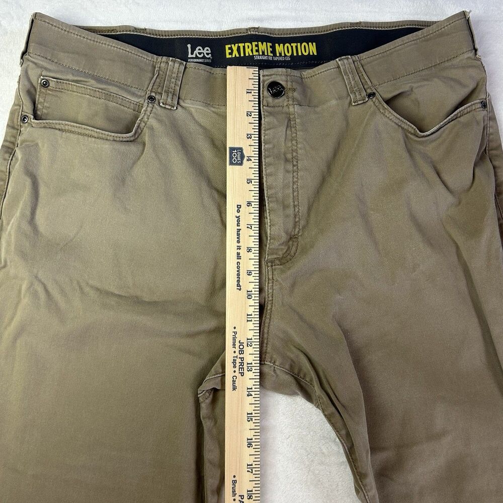Lee Men's 44x32 Straight Relaxed Taper Extreme Motion Stretch Tan Khaki Pants - Picture 7 of 9